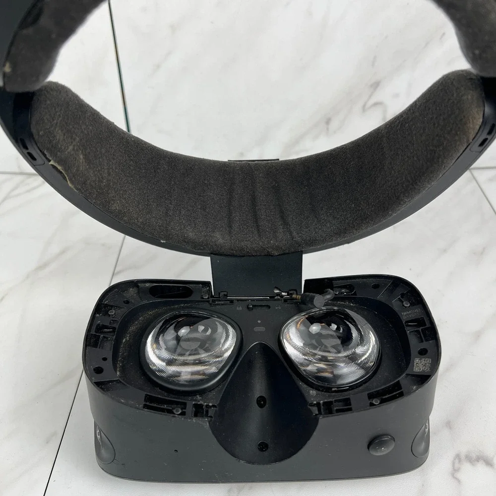 UNTESTED Lenovo Oculus Rift S Powered VR Gaming Headset, 2 Controllers, Sensor